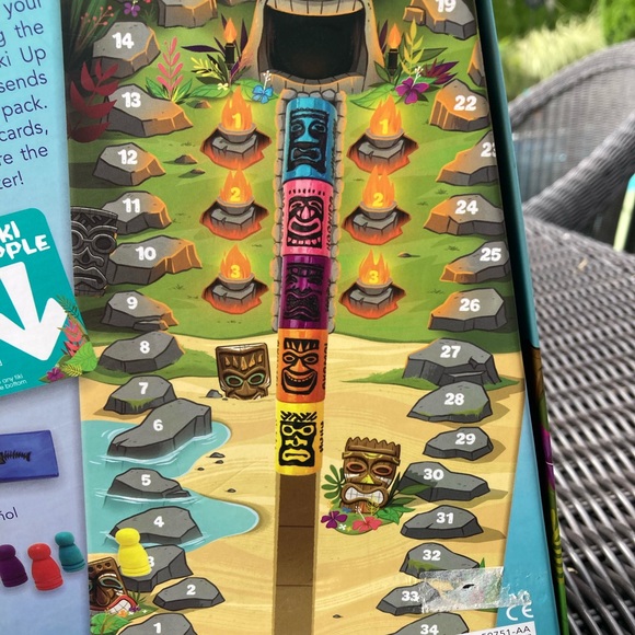 Tiki Topple the tactical board game - Picture 8 of 9